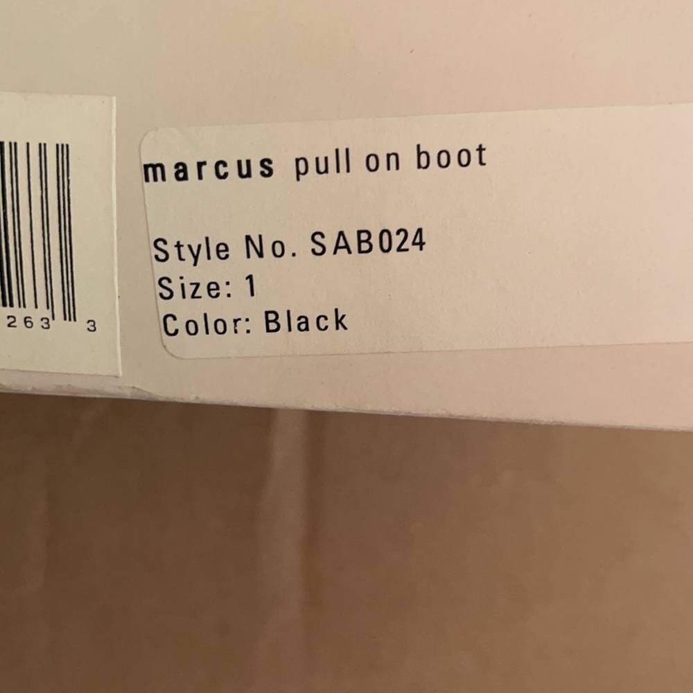 Shoes - Picture 10 of 13